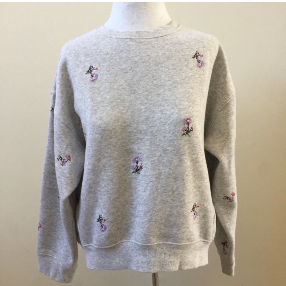 Flower embroidered crewneck sweatshirt